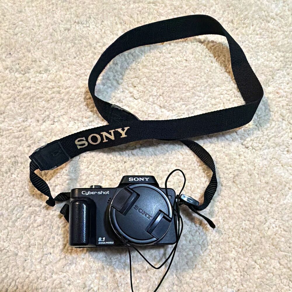 Sony Cyber-shot DSC-H10 8.1MP 10x Black 3" USB w/ Strap Case Charger 2 Batts